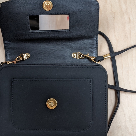 Black, Crossbody Multi-Compartment Small Busy Bag - Picture 4 of 10